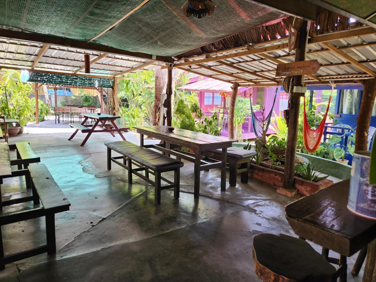 Gecko Guesthouse Pantai Cenang  Eksteriør billede