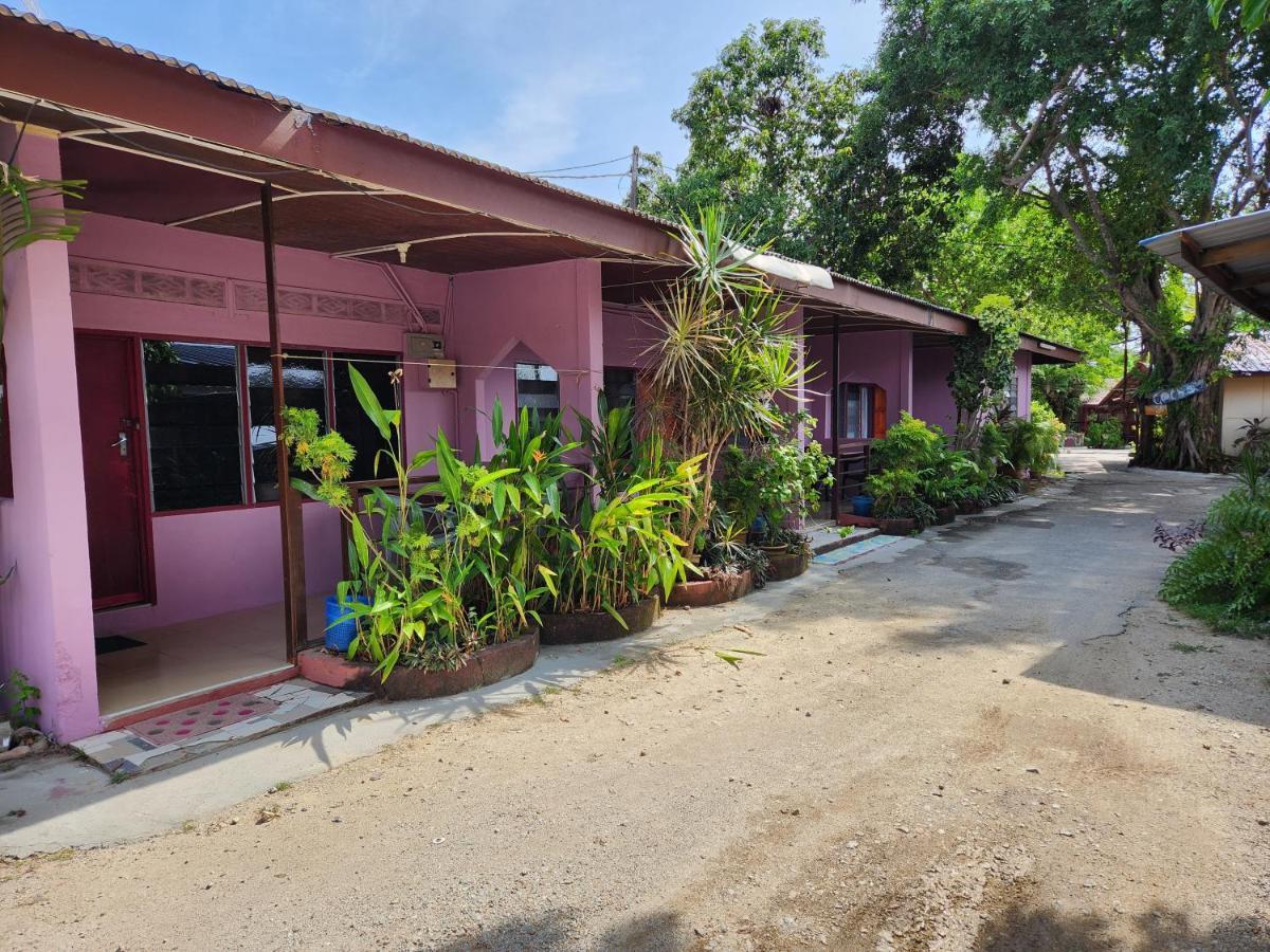 Gecko Guesthouse Pantai Cenang  Eksteriør billede