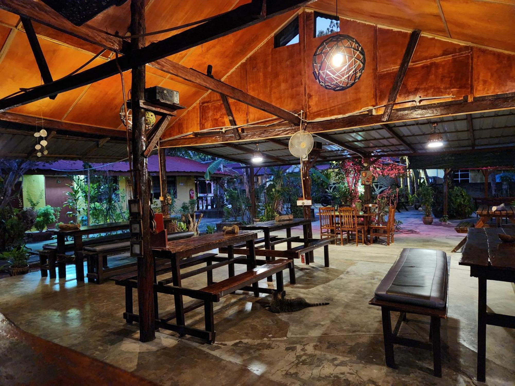 Gecko Guesthouse Pantai Cenang  Eksteriør billede