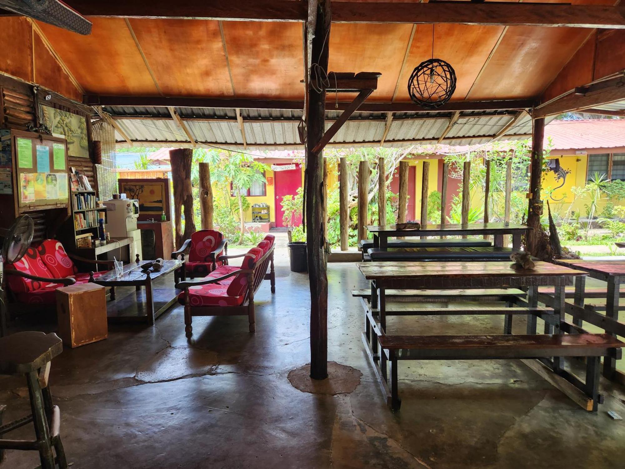Gecko Guesthouse Pantai Cenang  Eksteriør billede